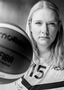 RSV Spiele, RSV Spielerin mit dem Ball, Wetzlar, ROSE HOLLERMAN